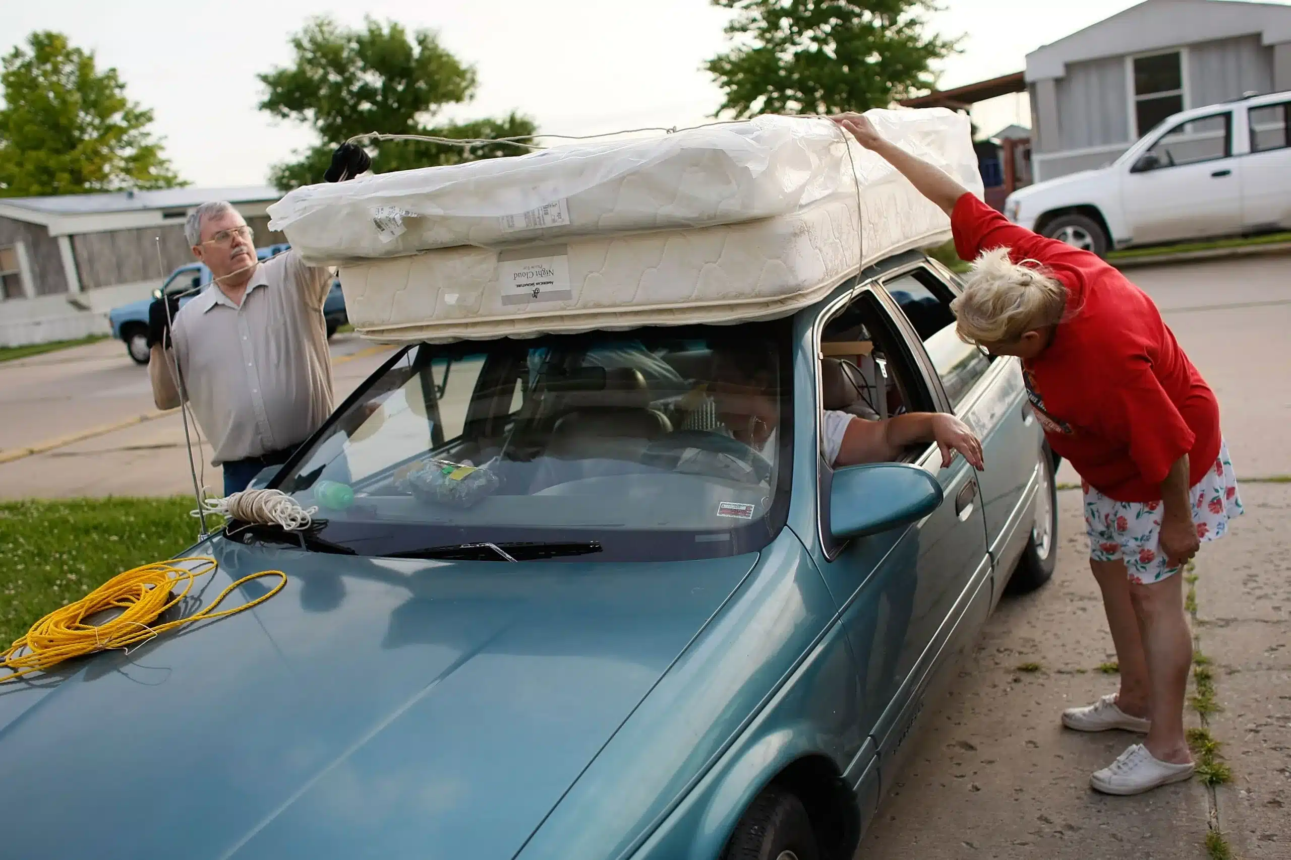 How to Tie a Mattress To Your Car (6 Step Guide)