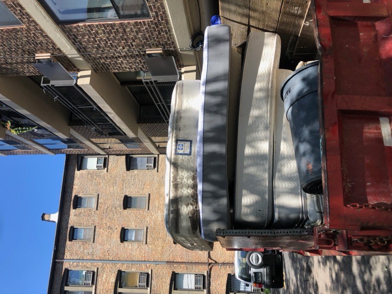 Mattress pickup