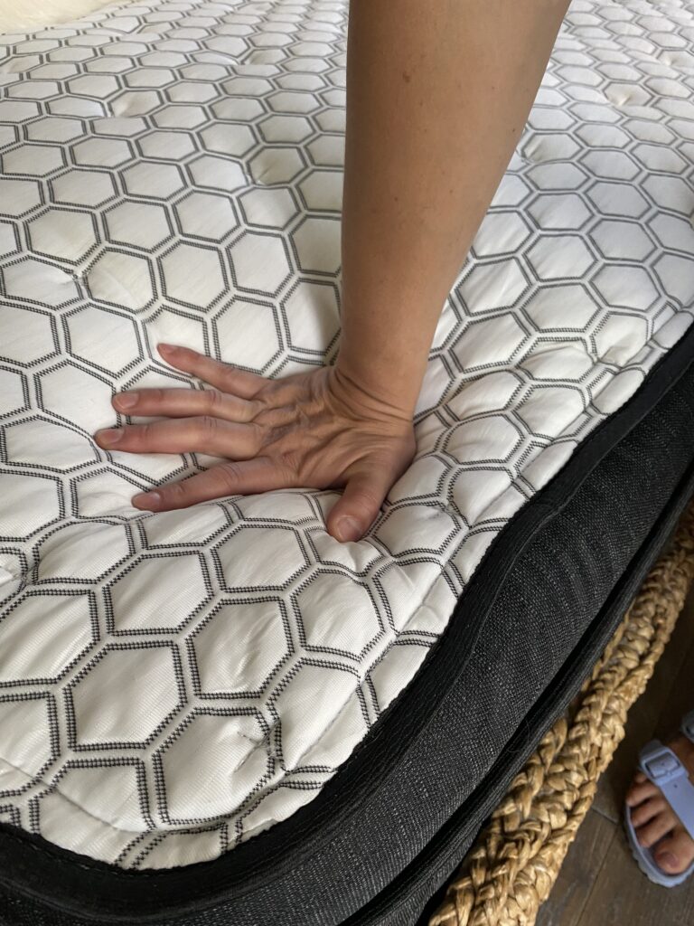 pushing-hand-sedona-mattress